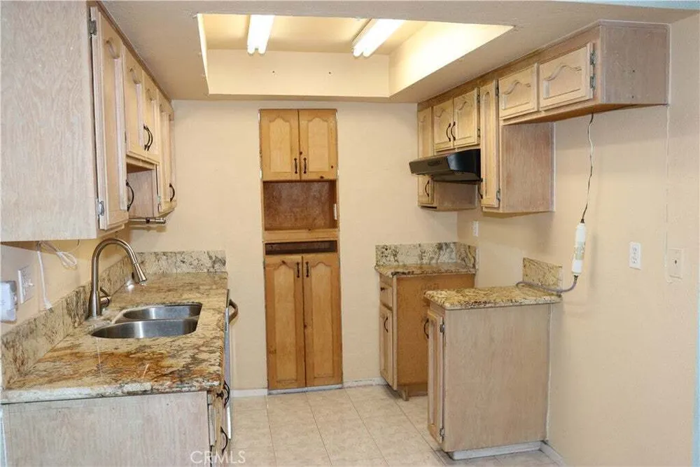601 S Euclid St, La Habra, CA 90631