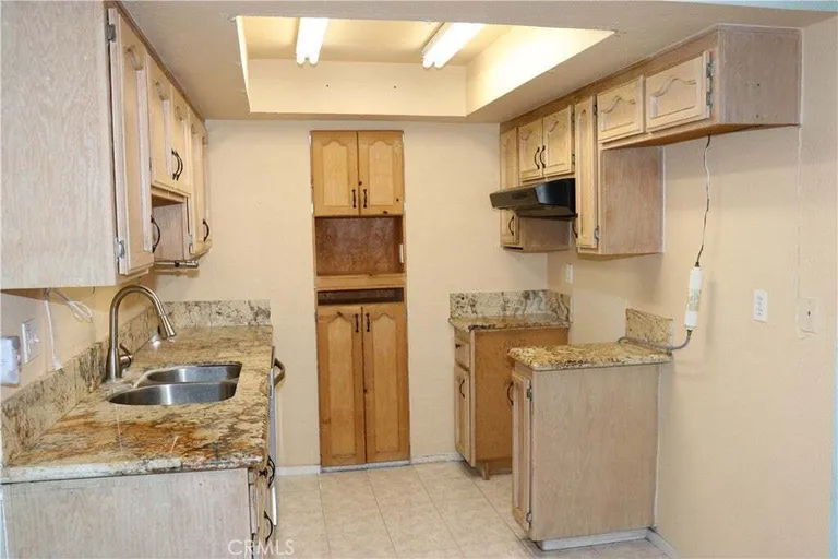 601 S Euclid St, La Habra, CA 90631