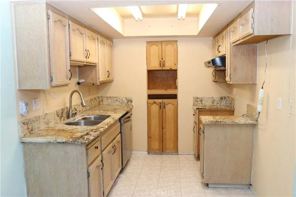 601 S Euclid St, La Habra, CA 90631