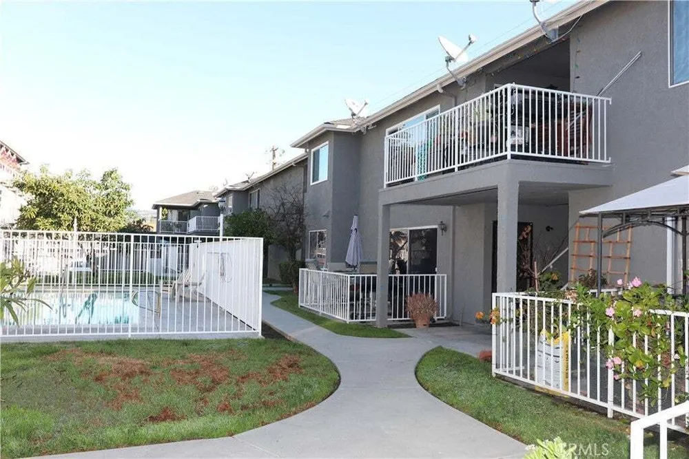 601 S Euclid St, La Habra, CA 90631