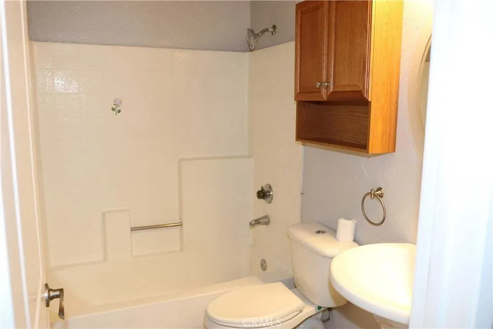 601 S Euclid St, La Habra, CA 90631