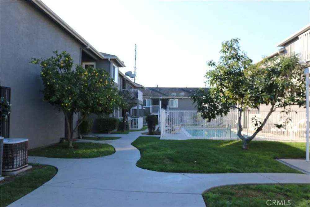 601 S Euclid St, La Habra, CA 90631