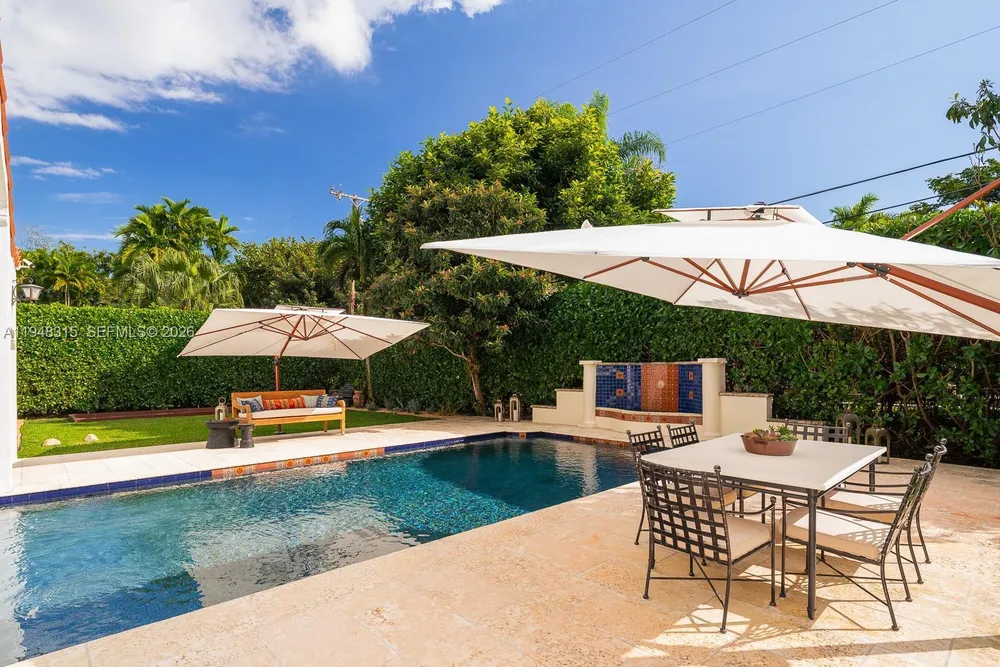 1234 S Greenway Dr, Coral Gables, FL 33134