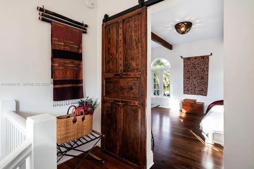 1234 S Greenway Dr, Coral Gables, FL 33134