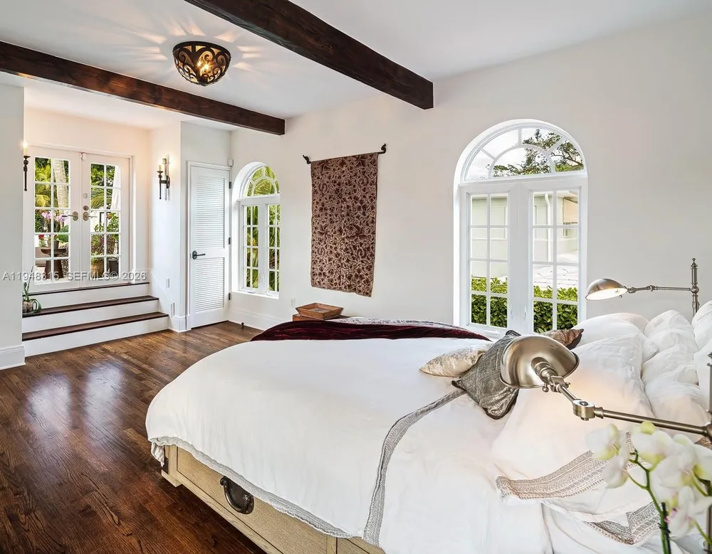 1234 S Greenway Dr, Coral Gables, FL 33134