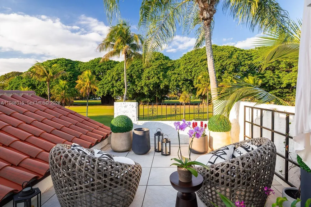 1234 S Greenway Dr, Coral Gables, FL 33134
