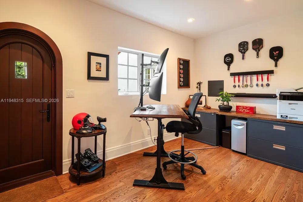 1234 S Greenway Dr, Coral Gables, FL 33134