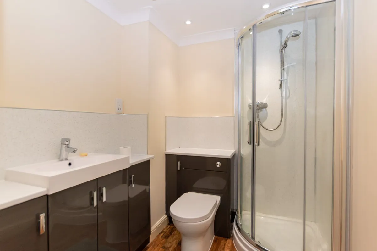 Ffordd Hebog, Y Felinheli, Gwynedd, LL56