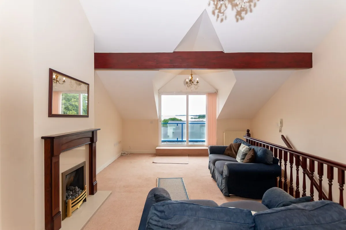 Ffordd Hebog, Y Felinheli, Gwynedd, LL56