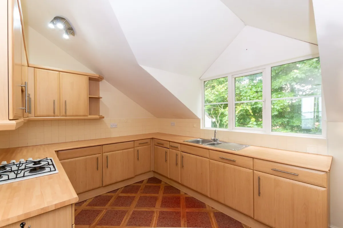 Ffordd Hebog, Y Felinheli, Gwynedd, LL56