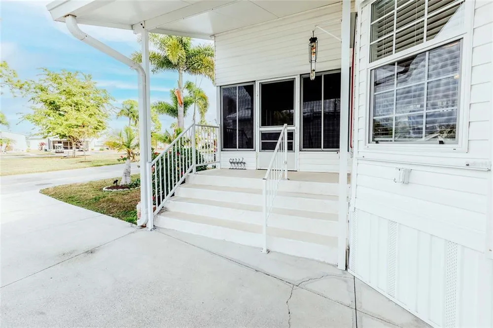 2100 Kings Hwy, Port Charlotte, FL 33980