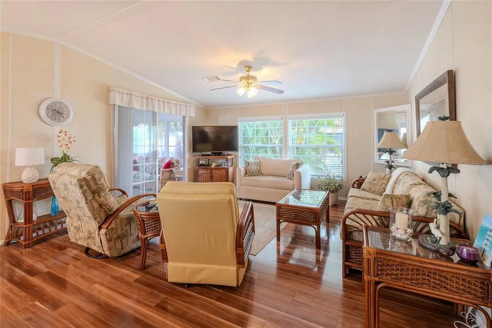 2100 Kings Hwy, Port Charlotte, FL 33980
