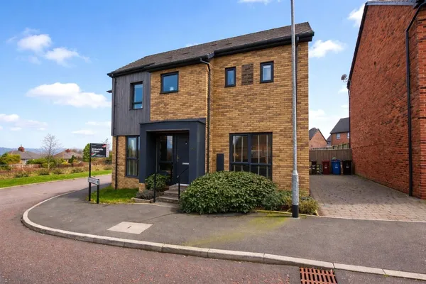 Bracken Place, Greenhills, Blackburn,...