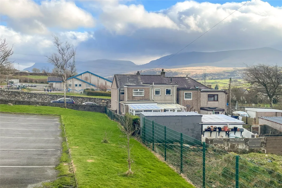 Llwyn Onn Terrace, Penygroes, Caernarfon, Gwynedd, LL54