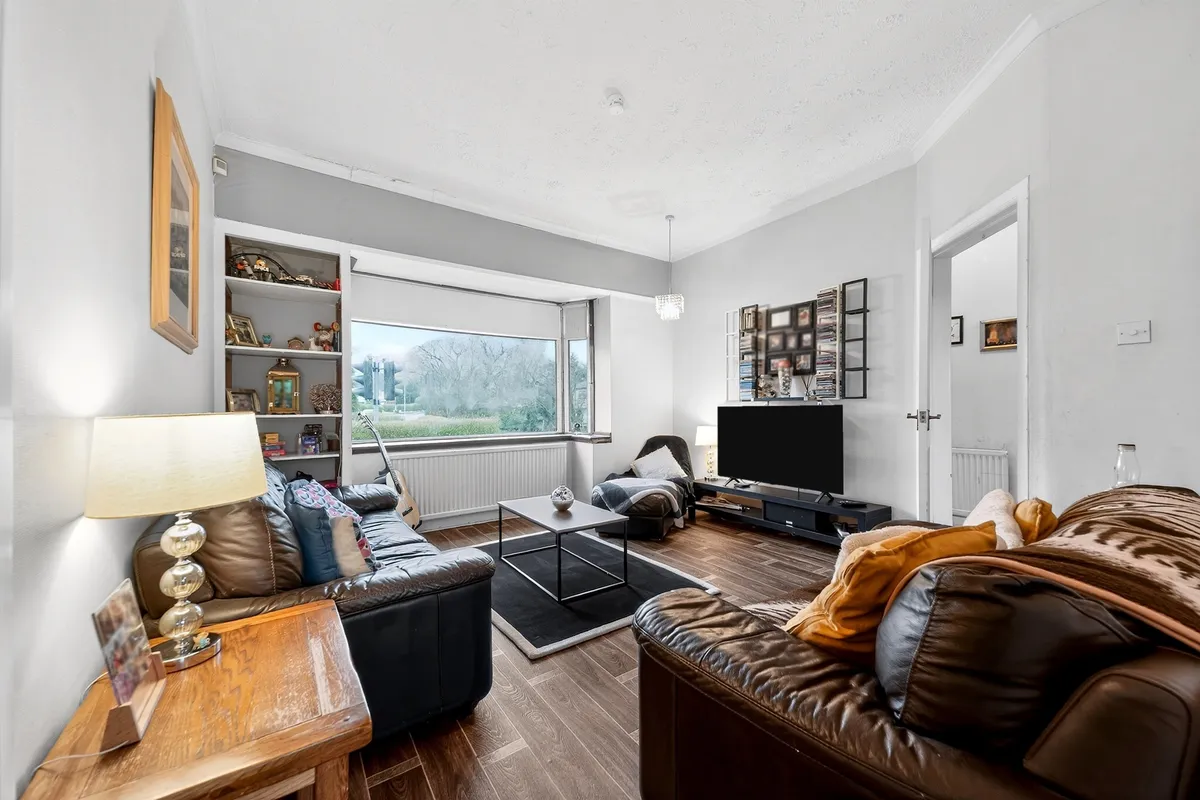 Orchard Park Avenue, Giffnock, Glasgow