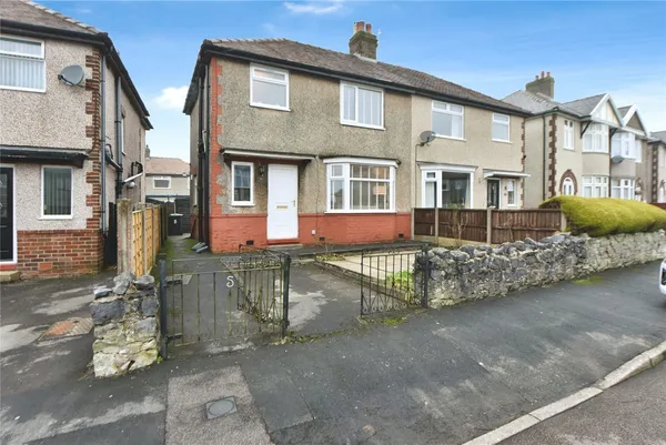 Haddon Road, Buxton, Derbyshire, SK17