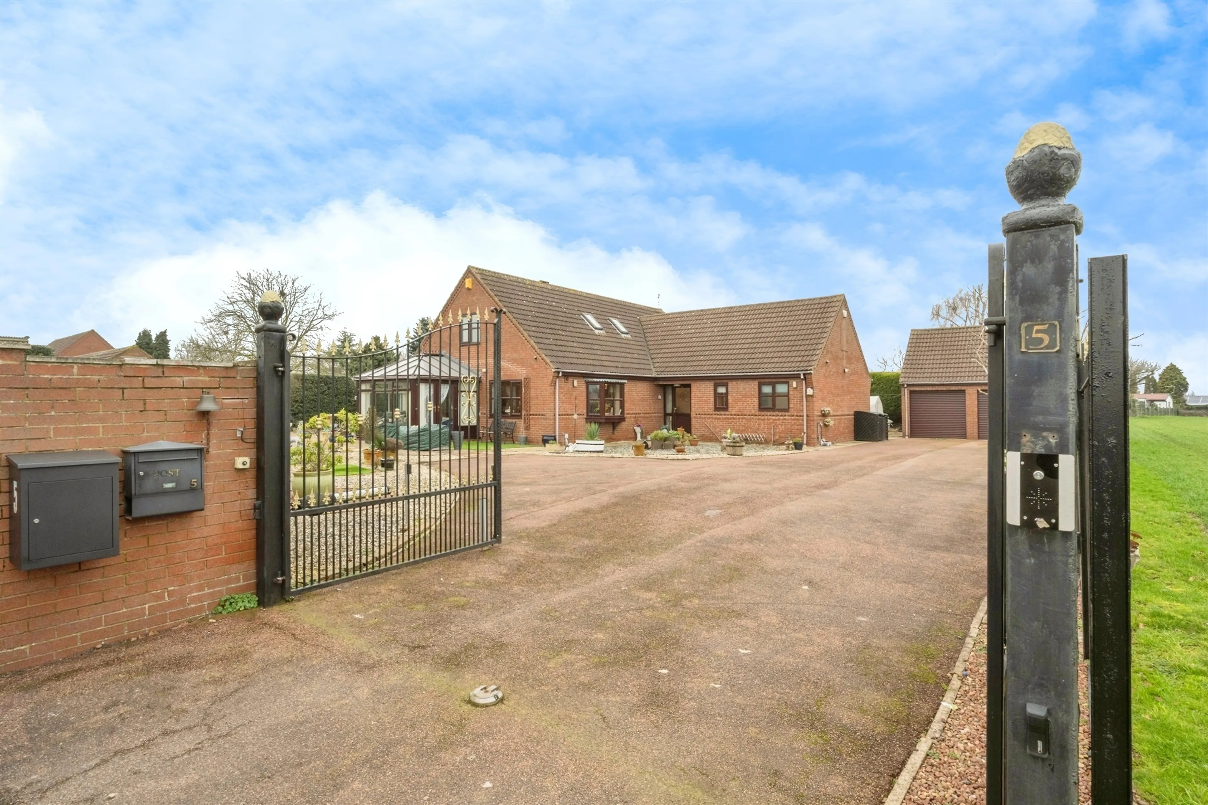Property photo 0