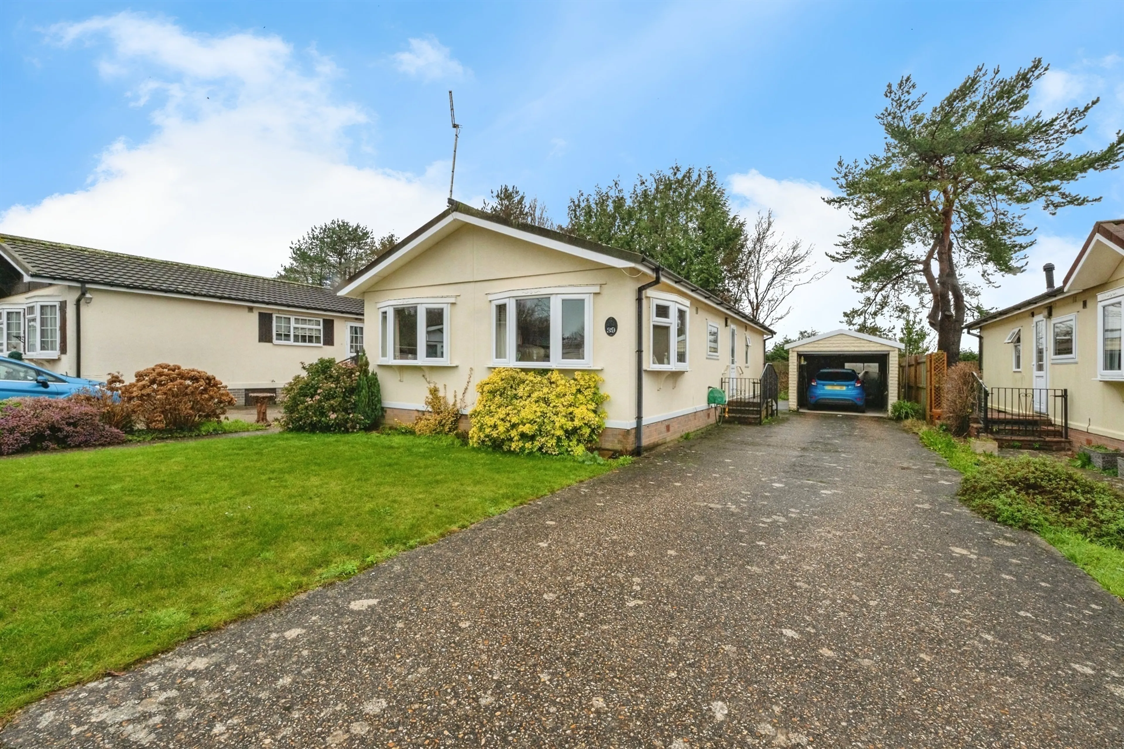 Property photo 0