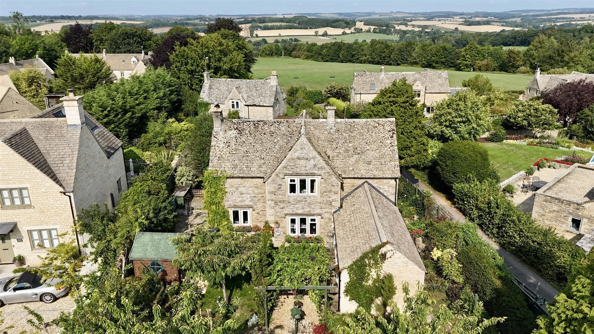 Property photo top 0