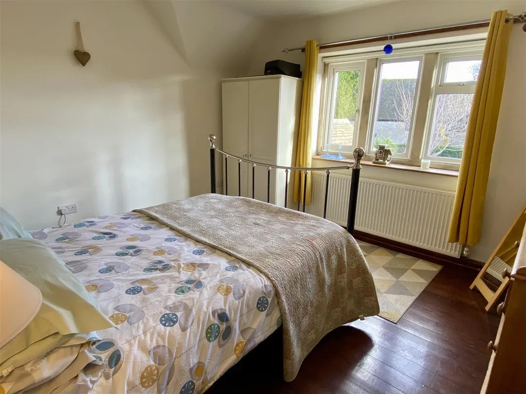 https://mr0.homeflow-assets.co.uk/files/photo/image/46666/7604/_x_/-kkAMxhqf0WHJct6EqYBtQ.jpg