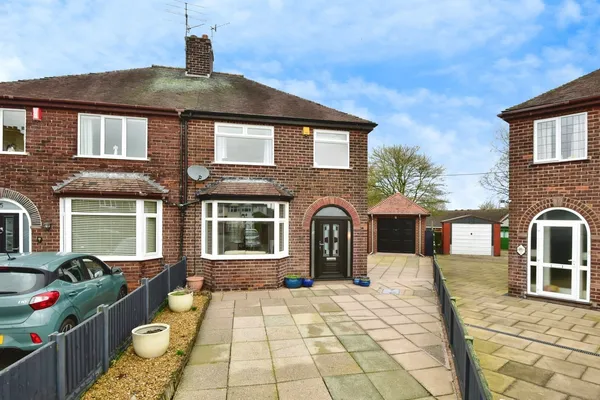 Eltham Gardens, Newcastle, Staffordsh...