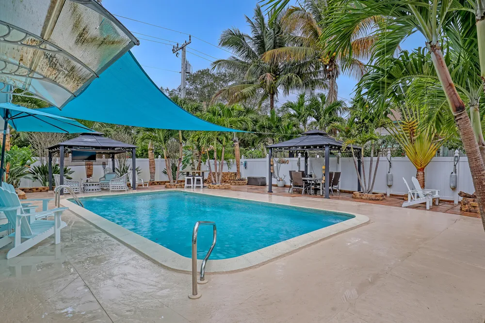 1890 SW 59th Ave, Plantation, FL 33317
