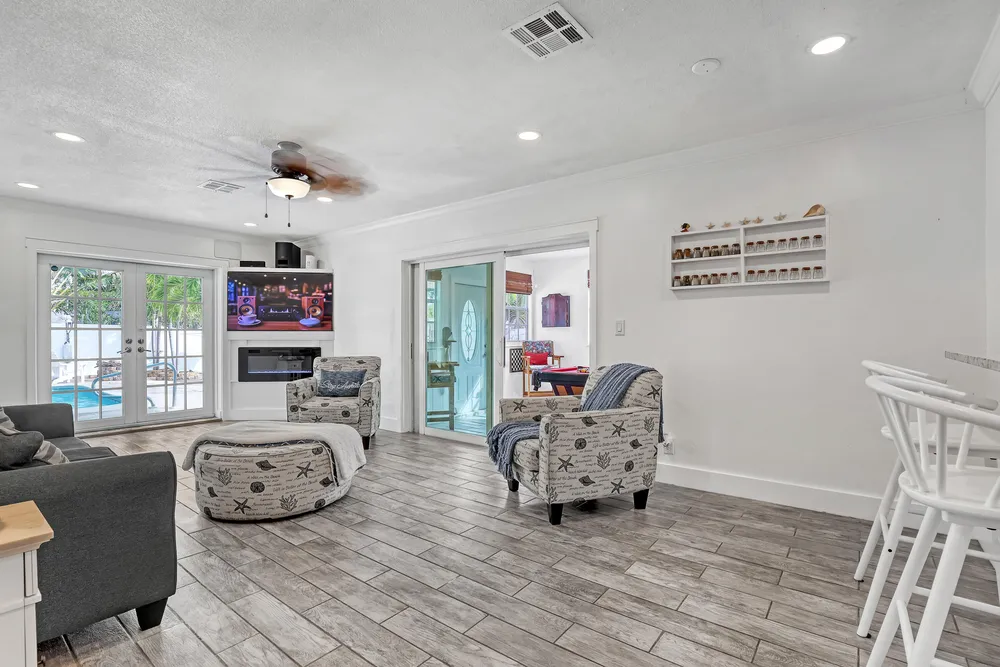 1890 SW 59th Ave, Plantation, FL 33317