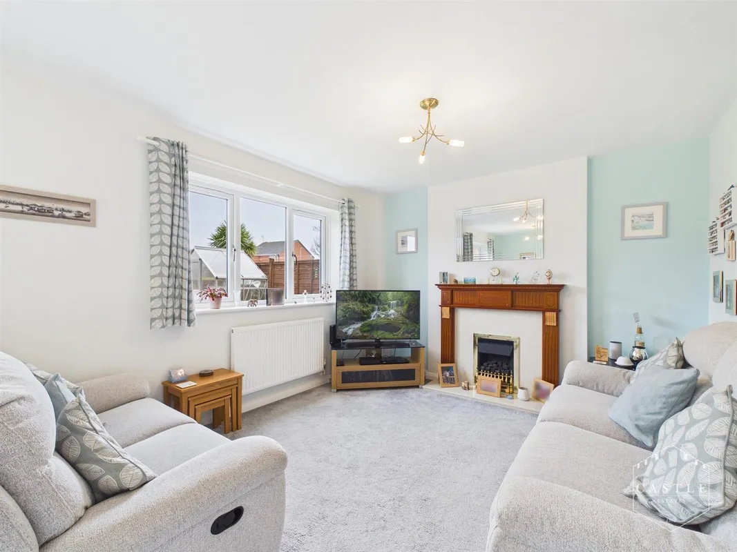 Livia Close, Hinckley
