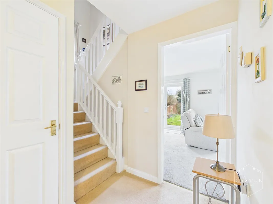 Livia Close, Hinckley