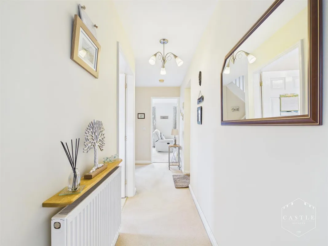 Livia Close, Hinckley