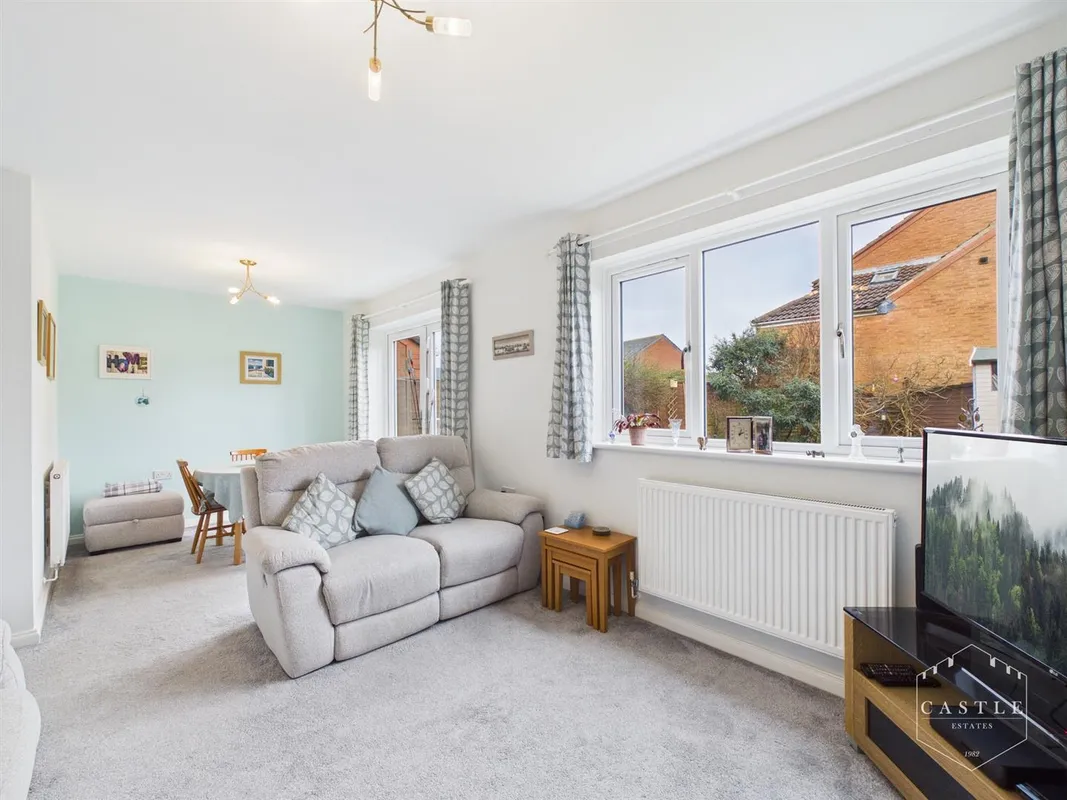Livia Close, Hinckley