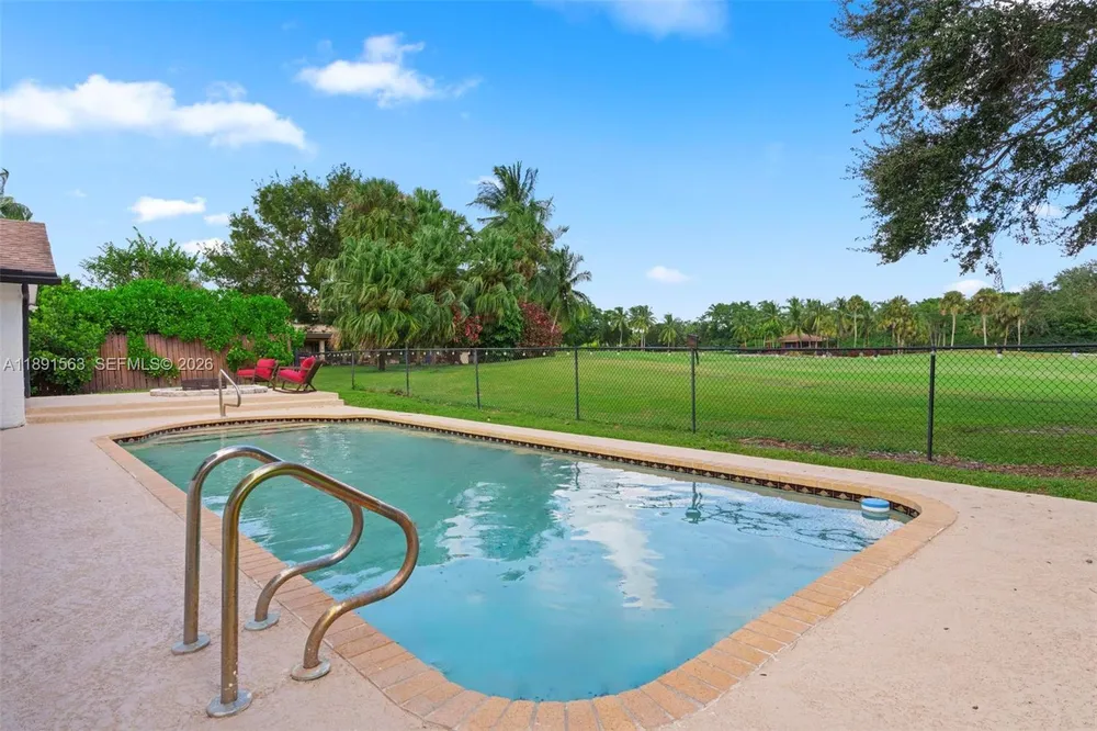 140 Torchwood Ave, Plantation, FL 33324