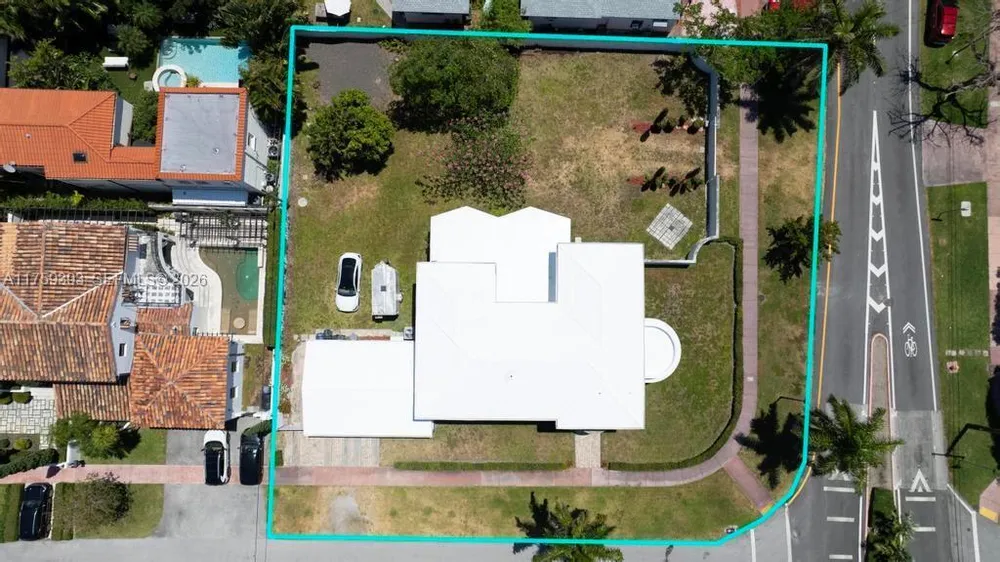 5861 Lagorce Dr, Miami Beach, FL 33140