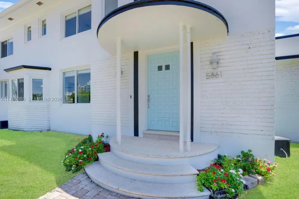5861 Lagorce Dr, Miami Beach, FL 33140
