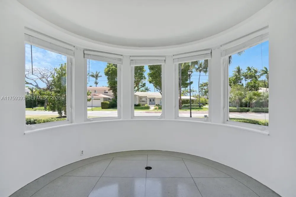 5861 Lagorce Dr, Miami Beach, FL 33140