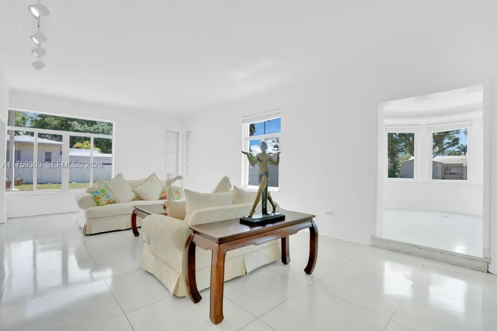 5861 Lagorce Dr, Miami Beach, FL 33140
