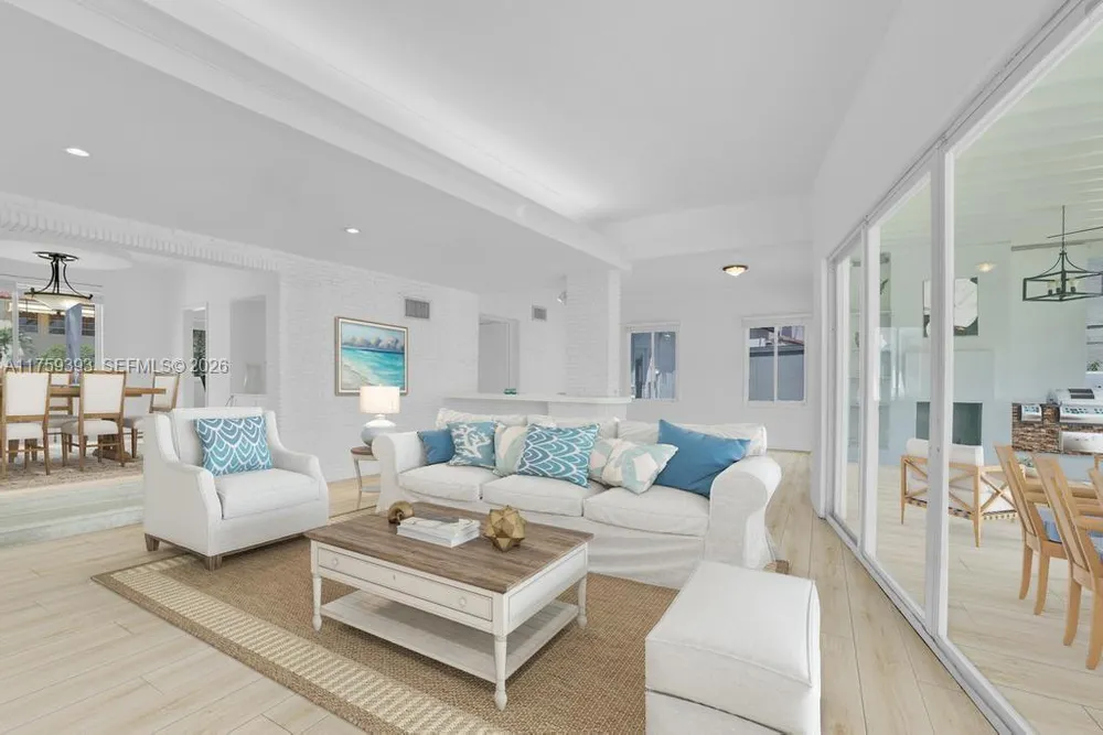 5861 Lagorce Dr, Miami Beach, FL 33140