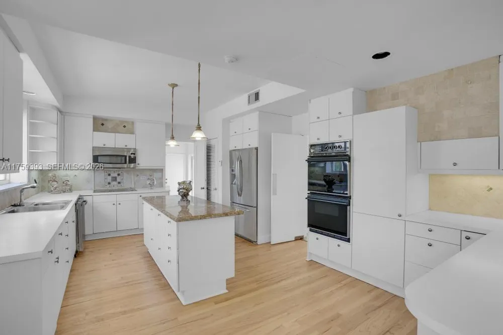 5861 Lagorce Dr, Miami Beach, FL 33140