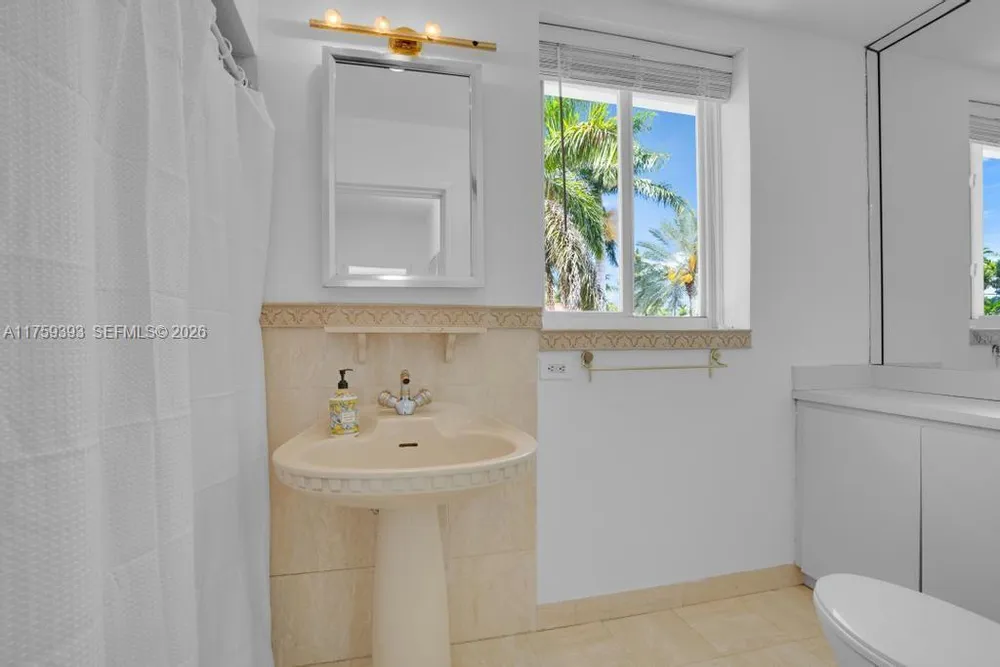 5861 Lagorce Dr, Miami Beach, FL 33140