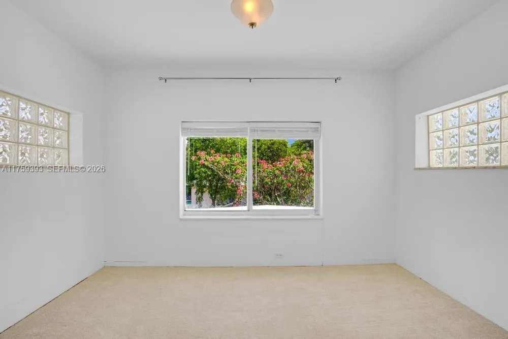 5861 Lagorce Dr, Miami Beach, FL 33140
