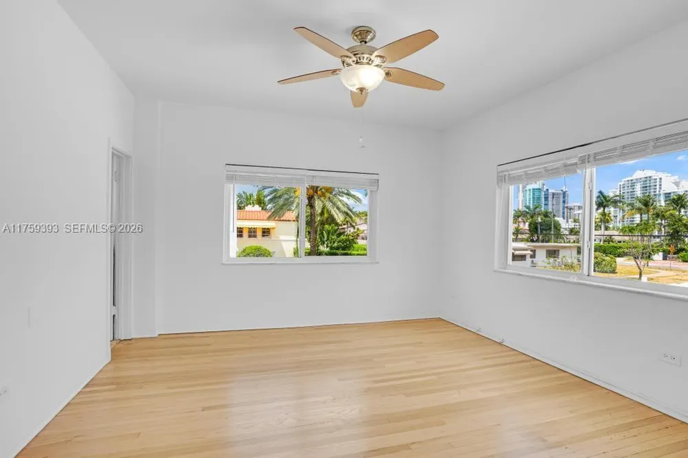 5861 Lagorce Dr, Miami Beach, FL 33140