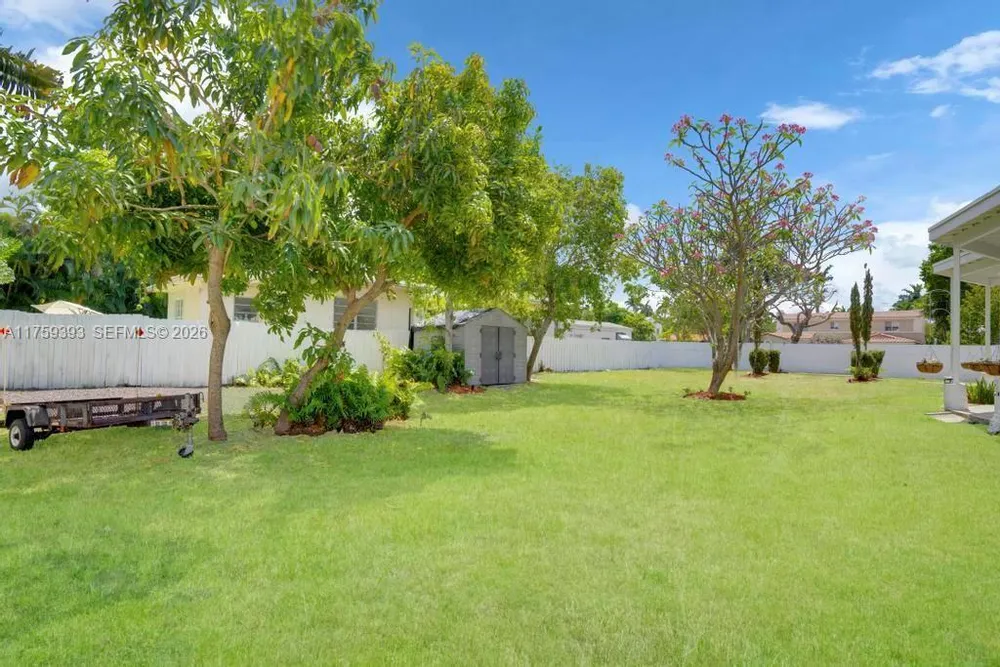 5861 Lagorce Dr, Miami Beach, FL 33140
