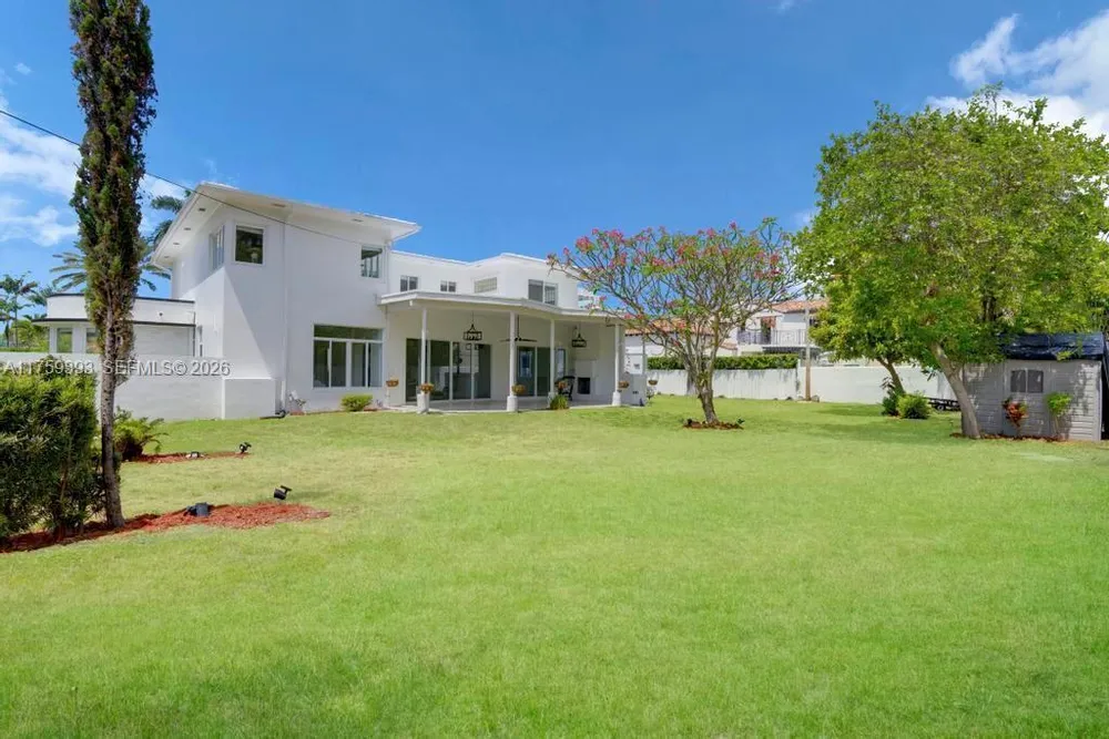 5861 Lagorce Dr, Miami Beach, FL 33140