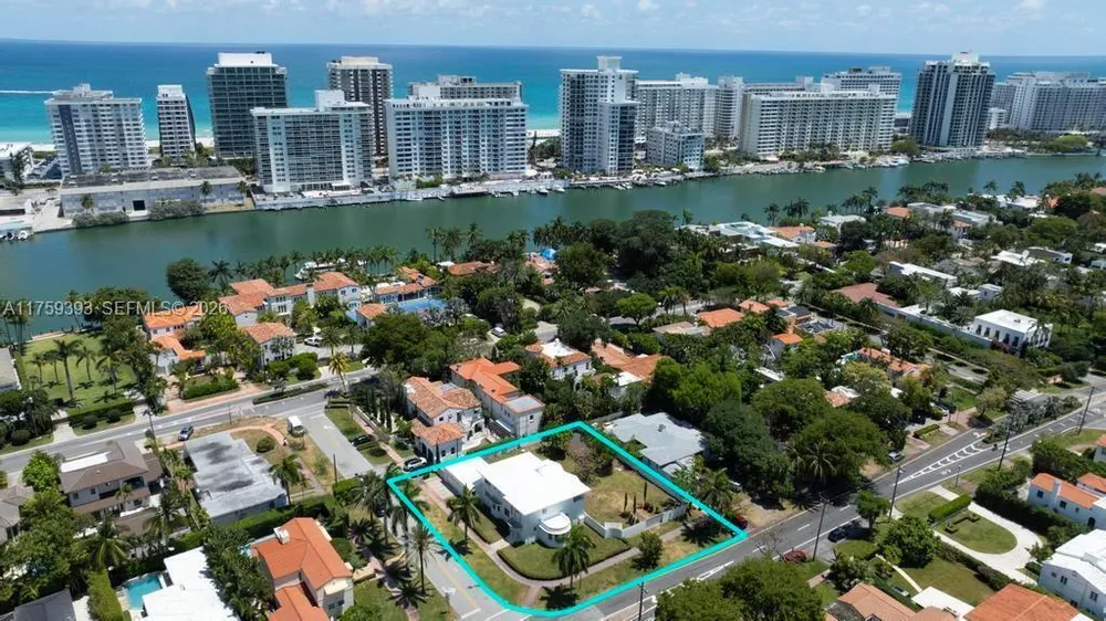5861 Lagorce Dr, Miami Beach, FL 33140