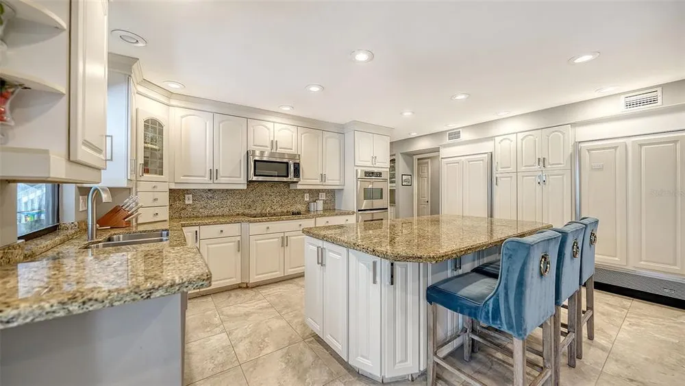 3783 Beneva Oaks Blvd, Sarasota, FL 34238