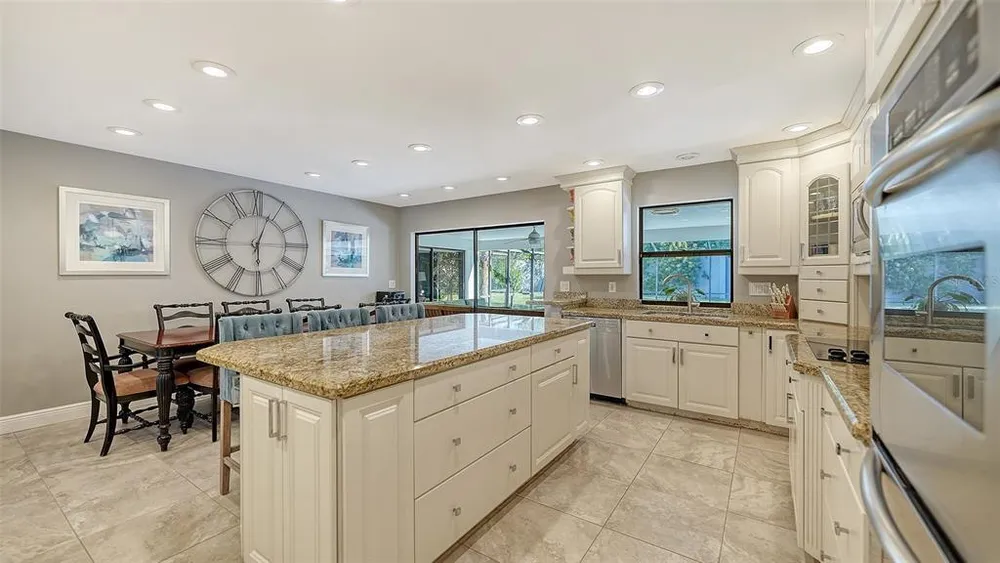 3783 Beneva Oaks Blvd, Sarasota, FL 34238