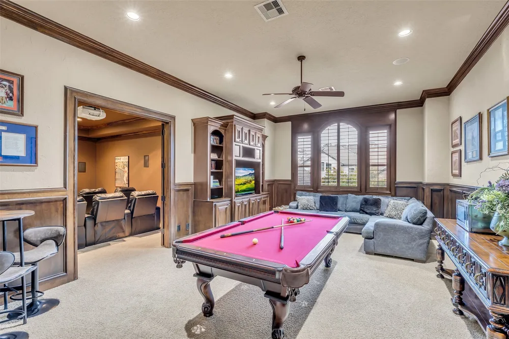 75 S Player Crest Circle, The Woodlands, TX 77382