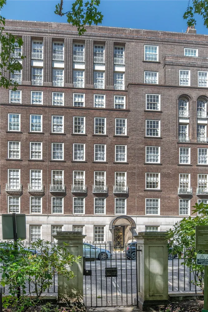 Lowndes Square, London, SW1X