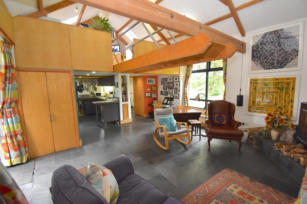Property carousel item 4
