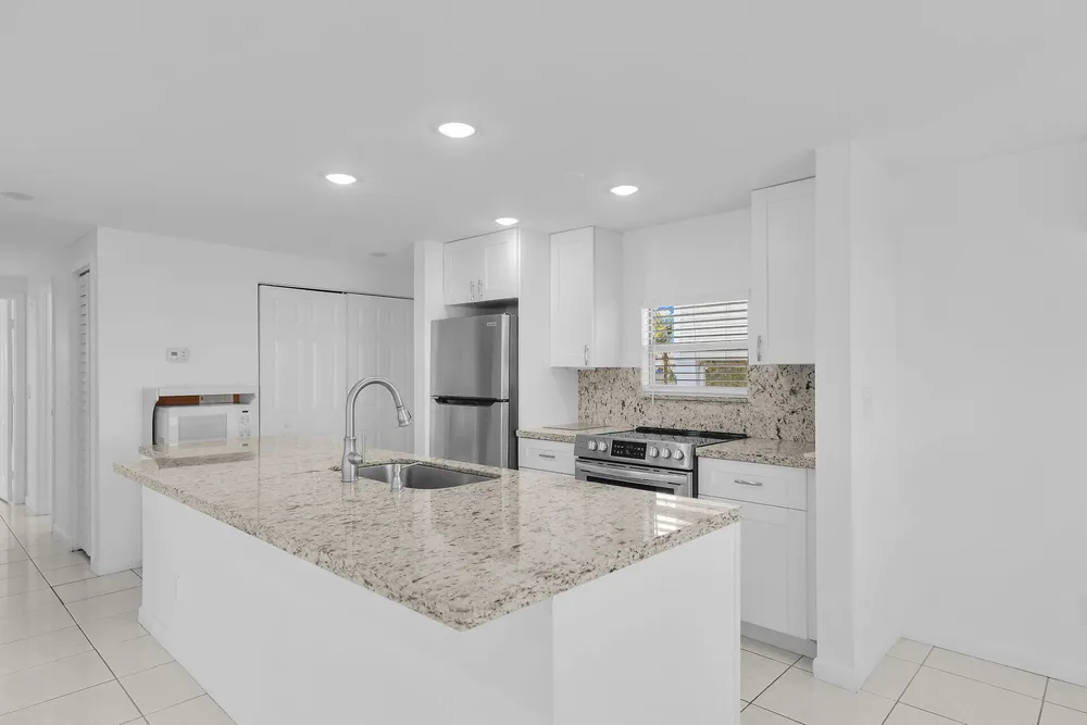 1250 27th St, Marathon, FL 33050